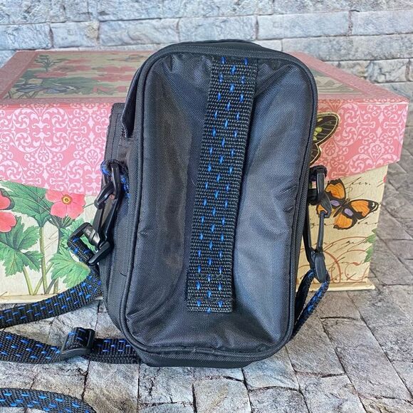 Samsonite Camera Bag Adjustable Shoulder Strap Small Padded Bag Multiple Pockets - Picture 1 of 8